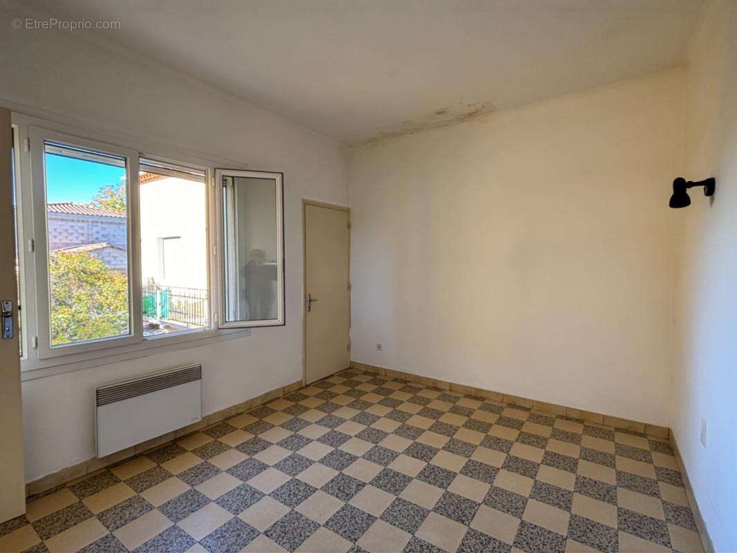 Appartement à SANILHAC-SAGRIES