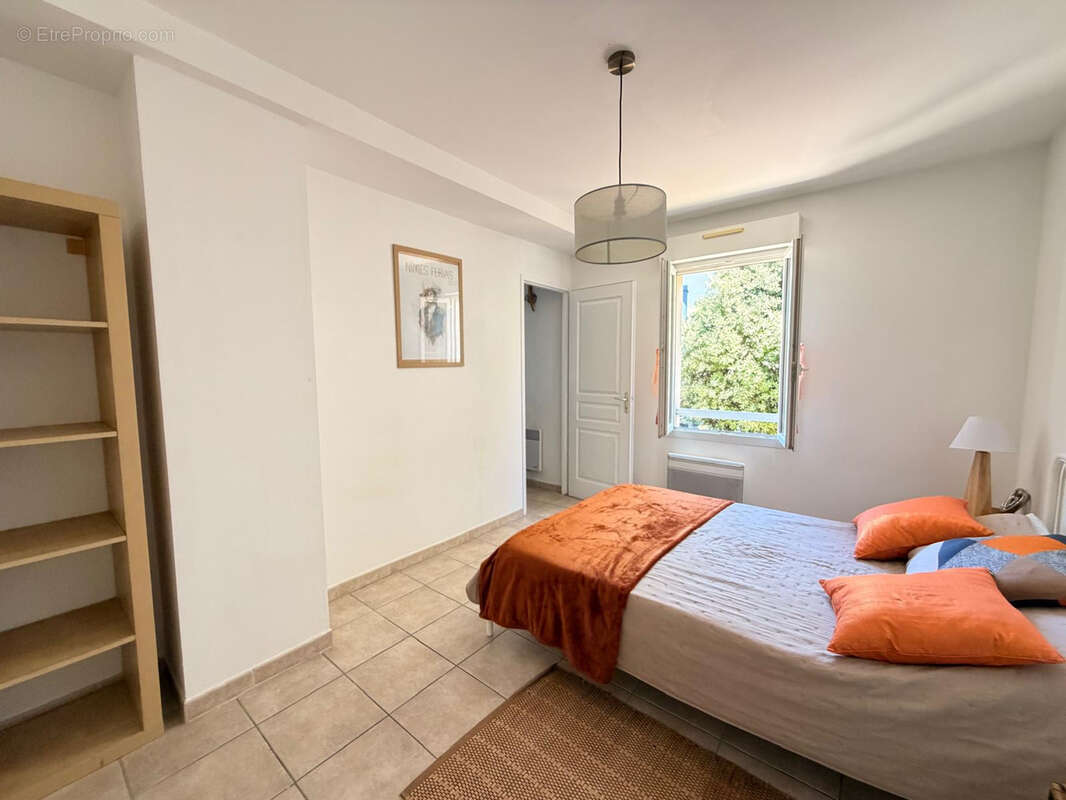 NIMES VACQUEROLLES Superbe maison 5 pièces de 115 m2 avec garage de 50 m2 et jardin - photo 8