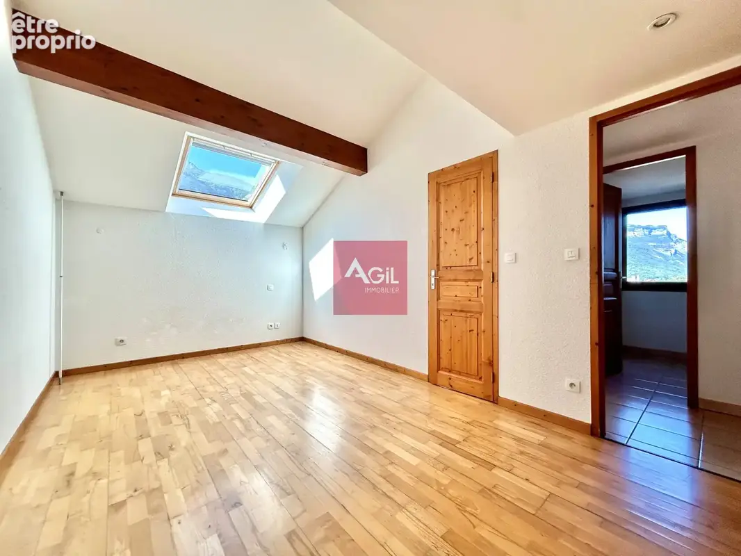BERNIN : Appartement en triplex de 95m2 avec vue sur Belledonne. - photo 8