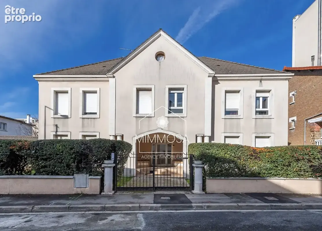 Appartement à LES PAVILLONS-SOUS-BOIS