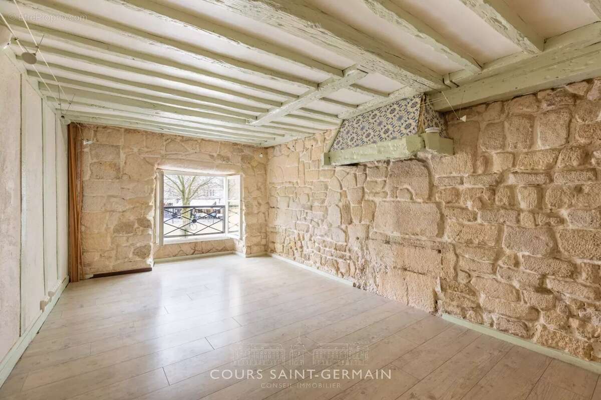 Commerce à PARIS-1E