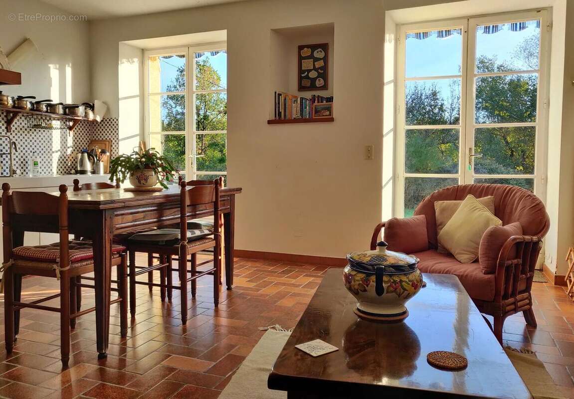 IMG20221113163441 - Maison à VIC-FEZENSAC