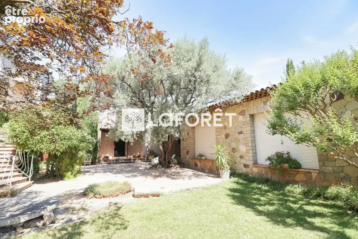 Photo Maison à Cuers au prix de 367 000€