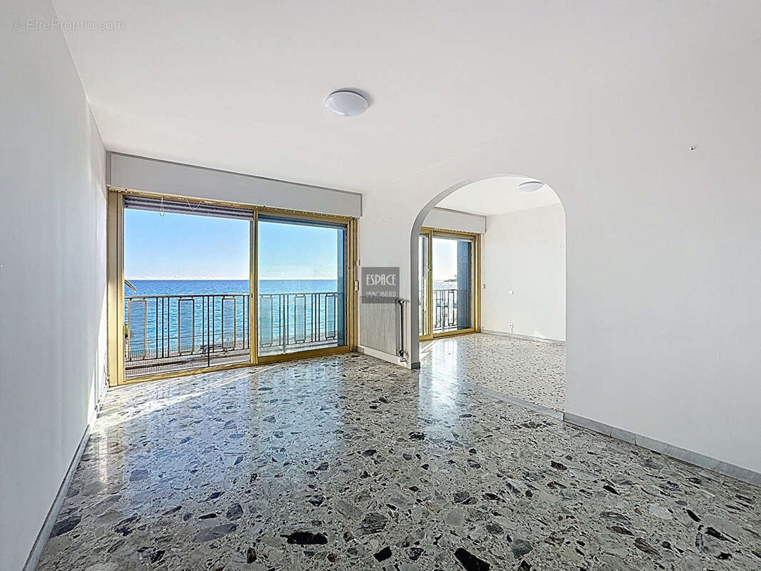 Appartement à ROQUEBRUNE-CAP-MARTIN