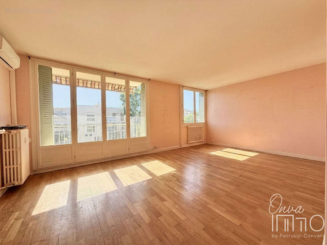 Appartement à FONTAINES-SUR-SAONE
