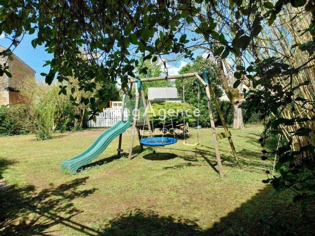 Maison à SAINT-QUANTIN-DE-RANCANNE