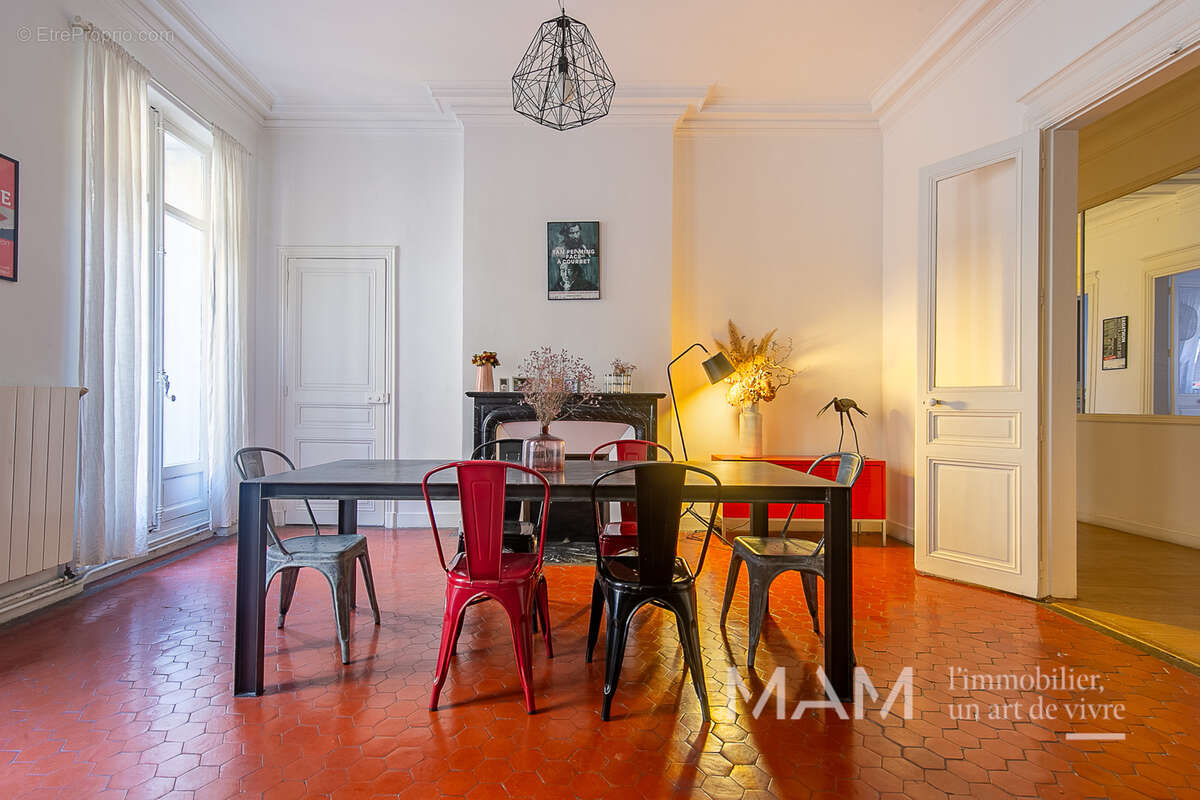 Appartement à MARSEILLE-6E