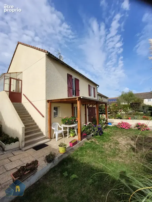Maison à BOUSSAC