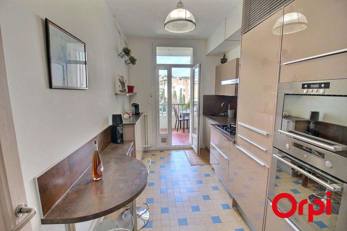 Appartement à MARSEILLE-8E