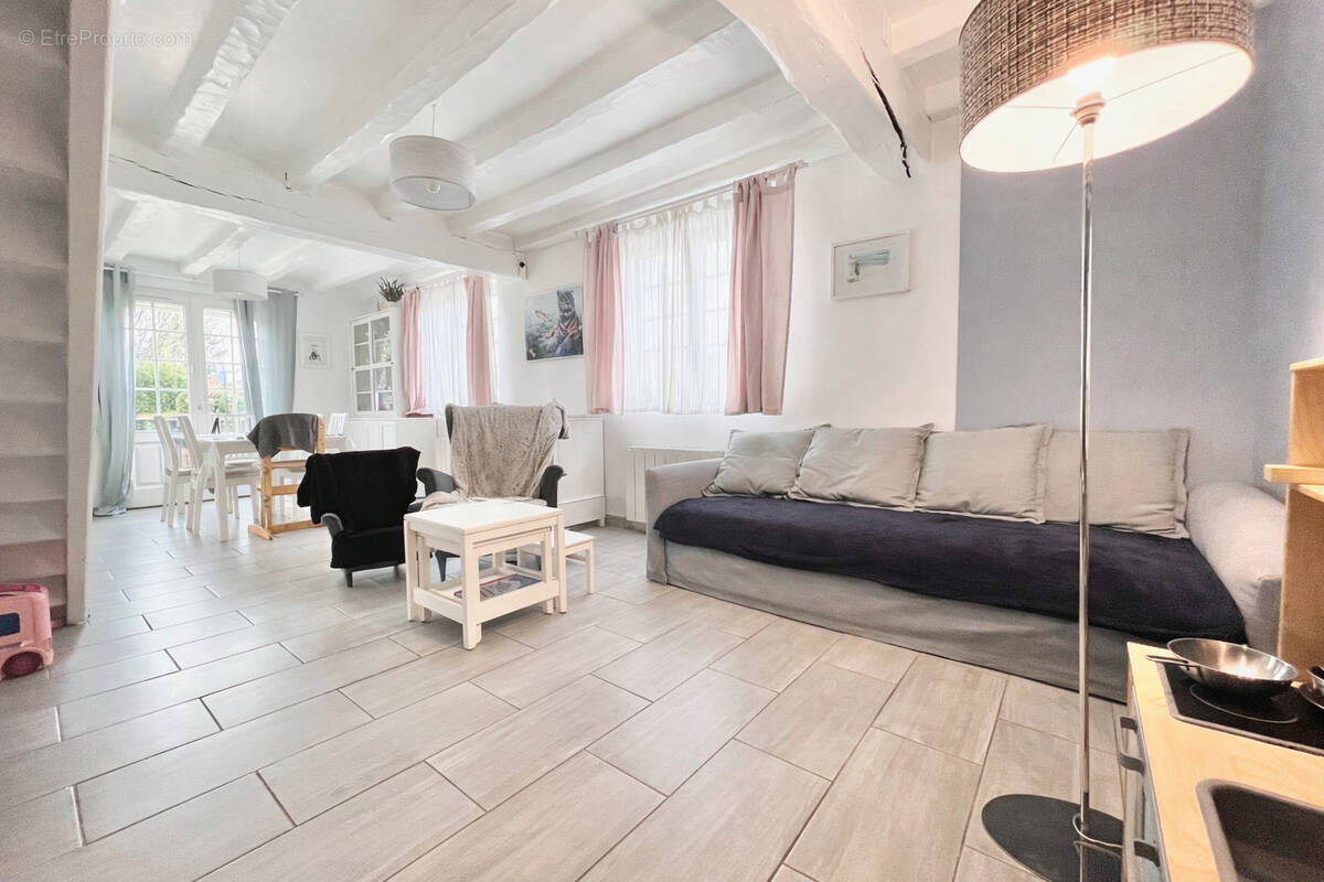 Maison à SAINT-MARTIN-DE-BOSCHERVILLE