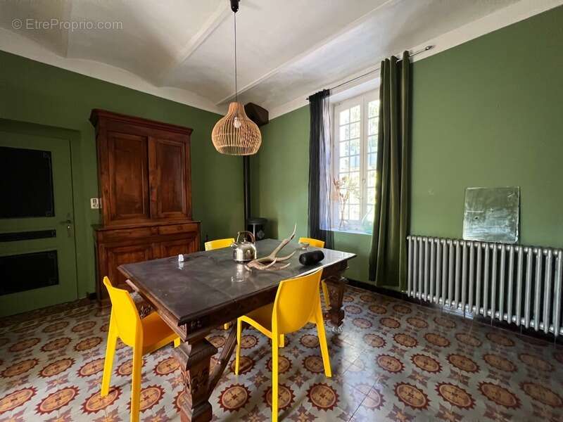 Maison à SAINT-JULIEN-LES-ROSIERS