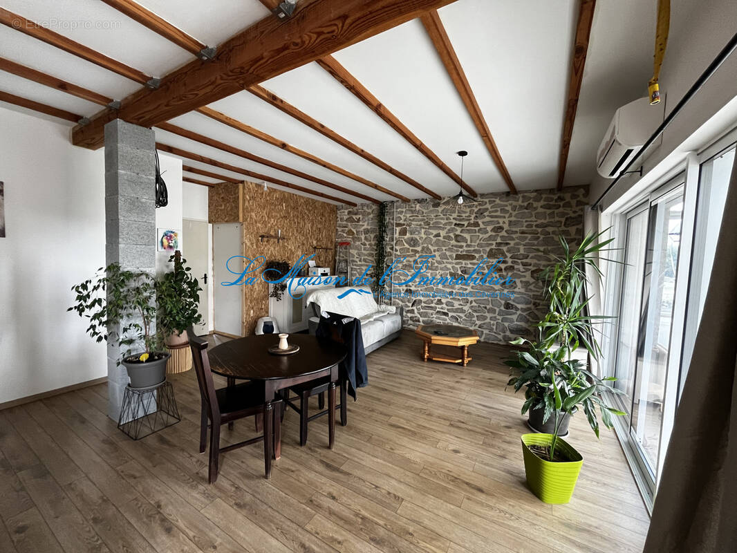 Maison à LES MAGES
