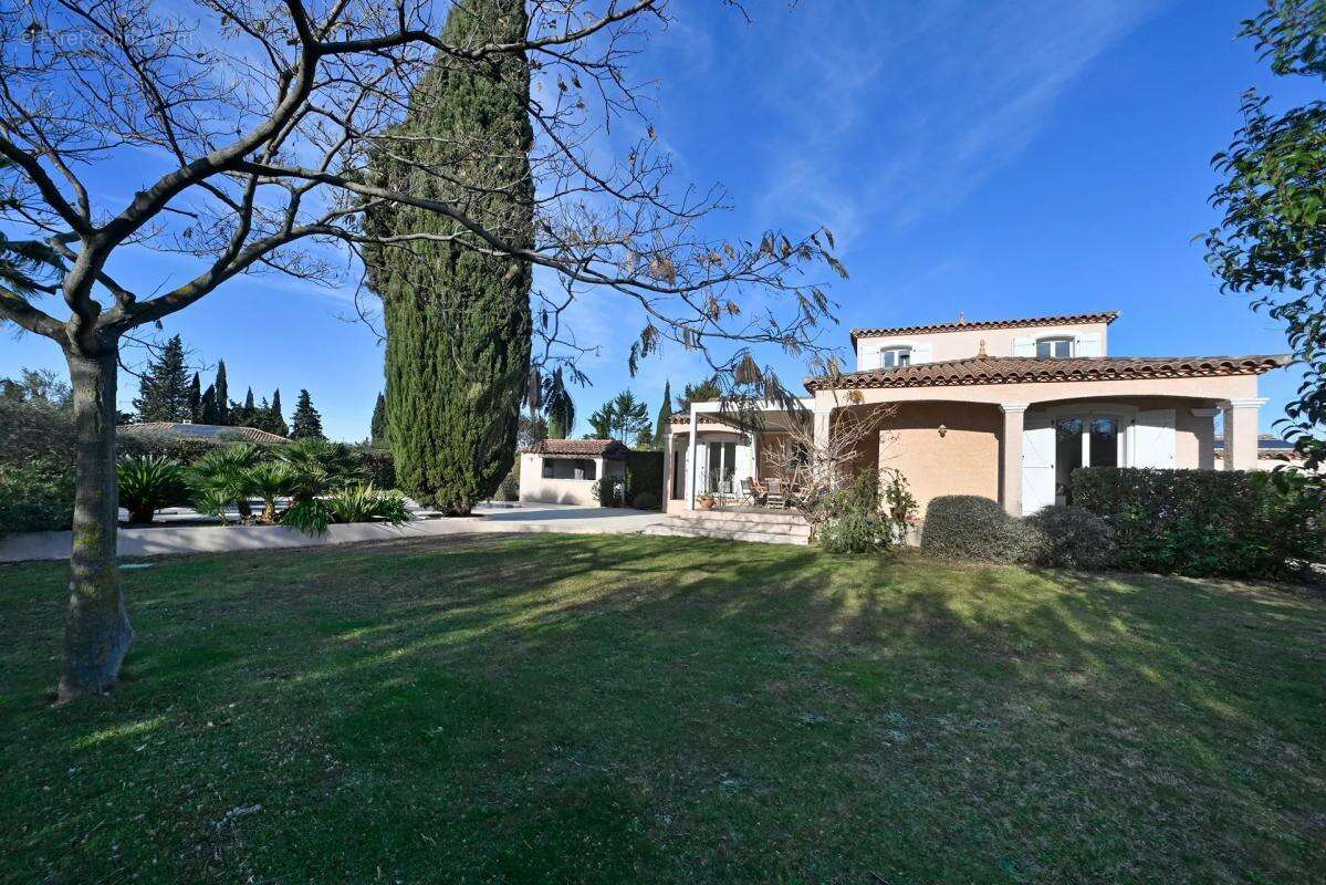 Maison à SAINT-GILLES