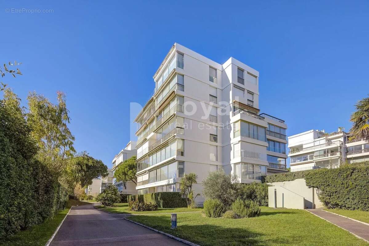 Appartement à MANDELIEU-LA-NAPOULE