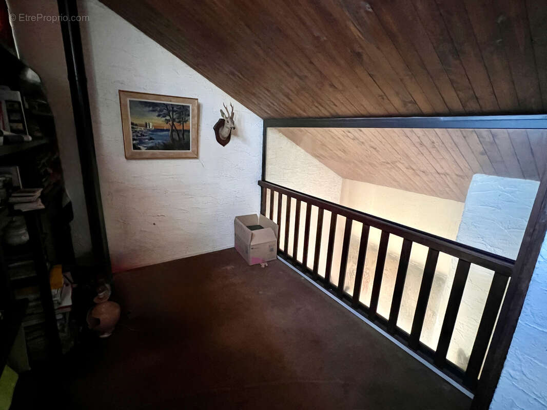 Maison à SANSAC-DE-MARMIESSE