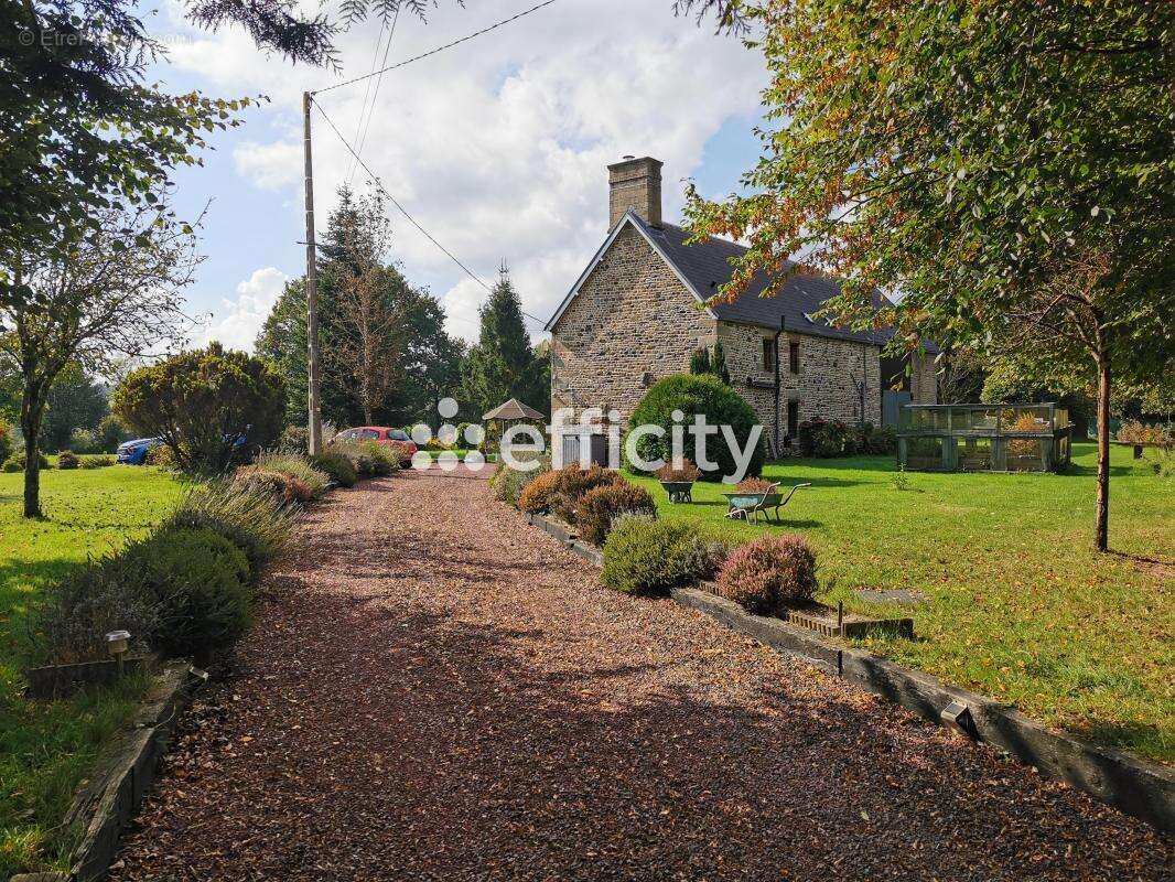 Maison à SAINT-SEVER-CALVADOS