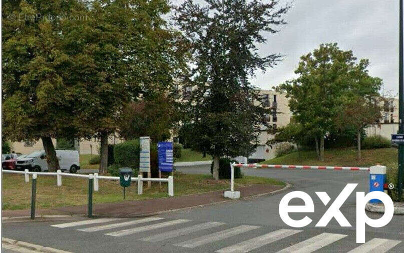 Parking à L'ISLE-ADAM