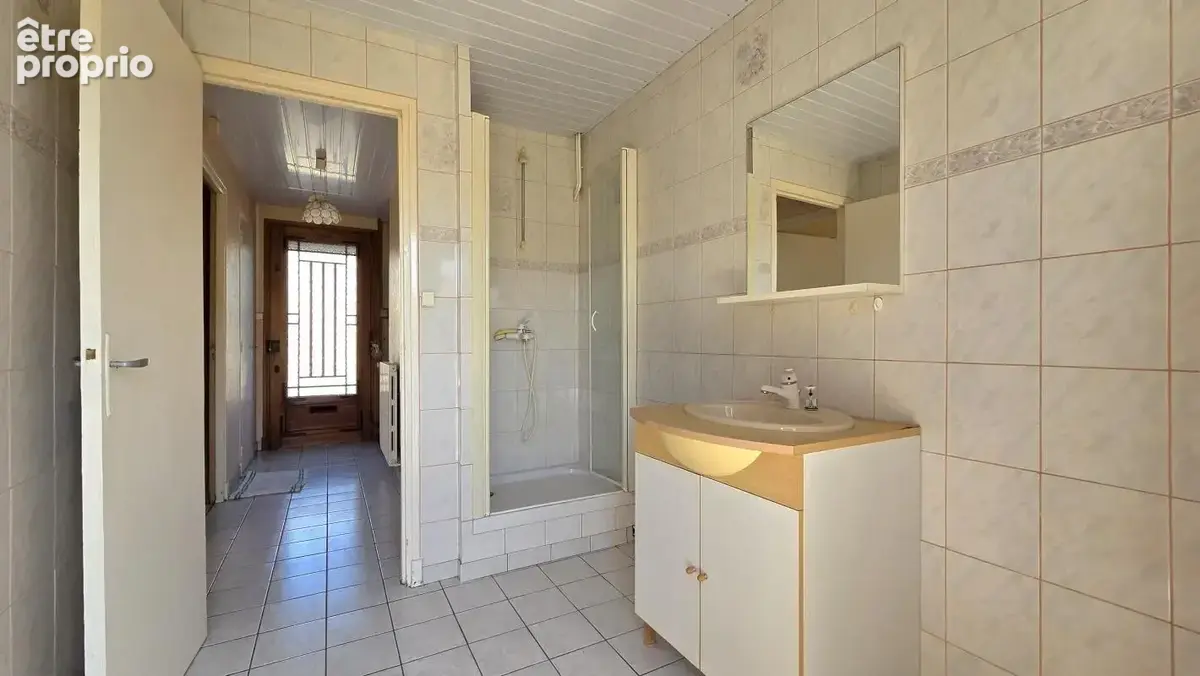 Maison mitoyenne à rénvoer - photo 4