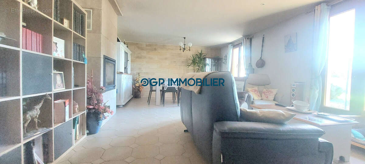 Maison à NEGREPELISSE