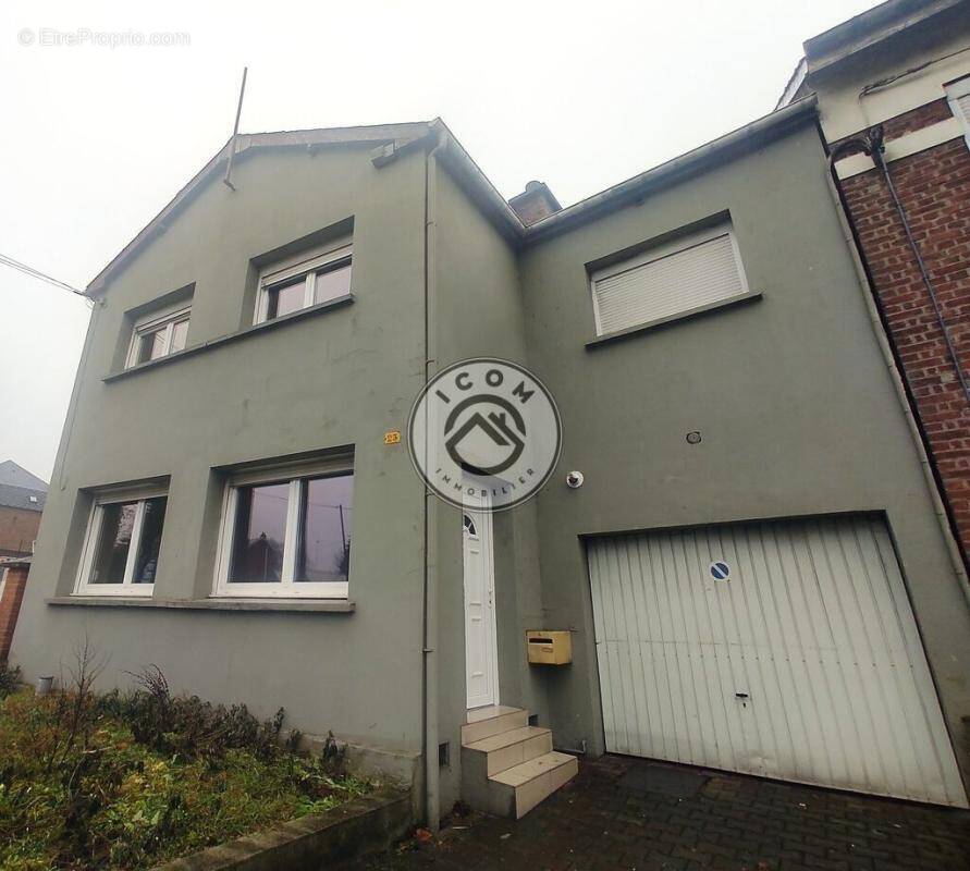 Maison à AVESNES-SUR-HELPE