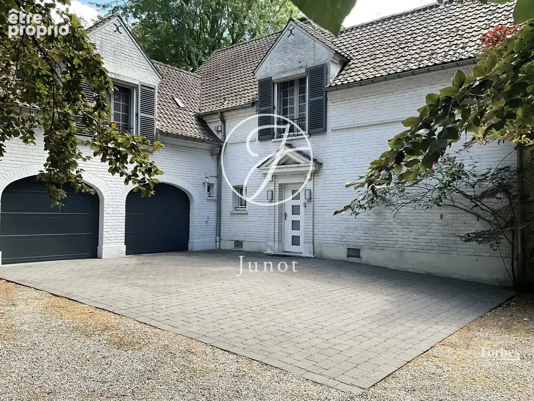 Marcq en Baroeul - CLEMENCEAU HIPPODROME - Maison individuelle - 8 pièces – 330,35m² - 6 chambres - Bureau - Jardin - Garage et  - photo 1