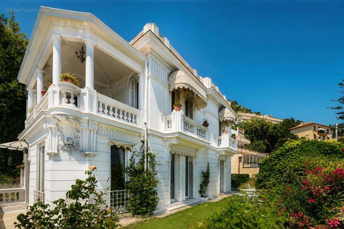 Maison de 7 pièces de 170 m² à Roquebrune-Cap-Martin - photo 2