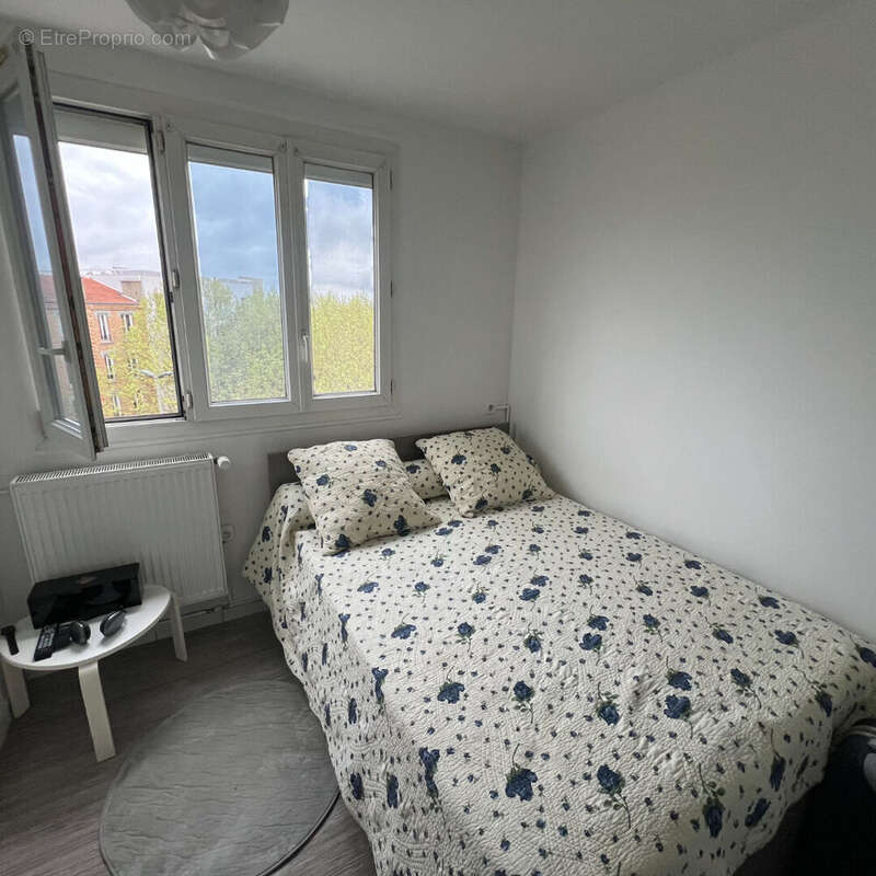 Appartement à LES PAVILLONS-SOUS-BOIS