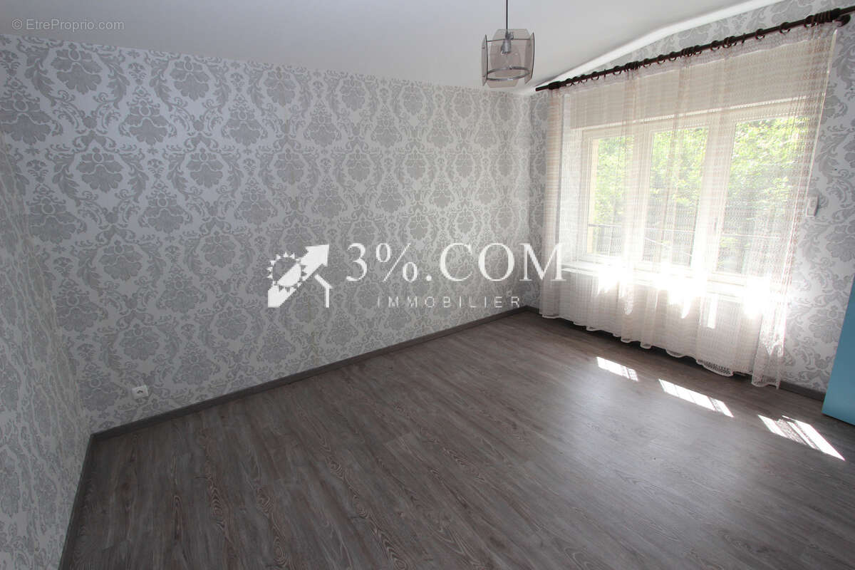 Maison 5 pièces 156 m2 - 3 chambres - Jardin - Sous-sol complet - photo 11