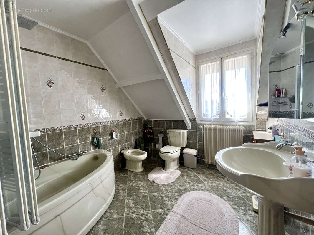 Maison à SARTROUVILLE