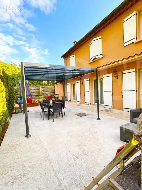 Maison 7 pièces 153 m² · à Mazamet · 153 m² · 190 000 €