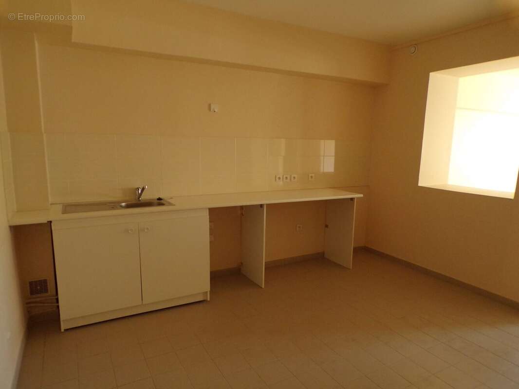 STUDIO RDC - Appartement à MONTGERON