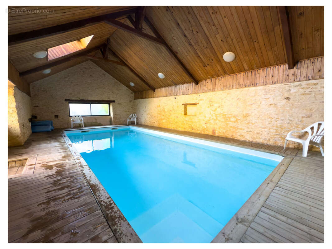 Maison à SAINT-AMAND-DE-COLY