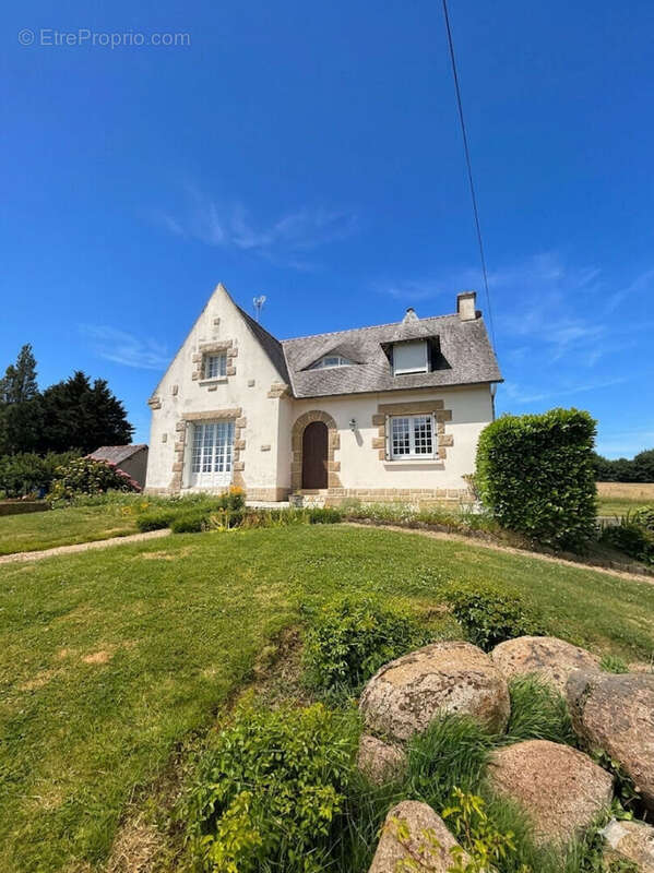 Maison à TREGUEUX
