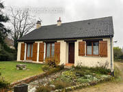 Maison à SAINT-DENIS-DE-L&#039;HOTEL