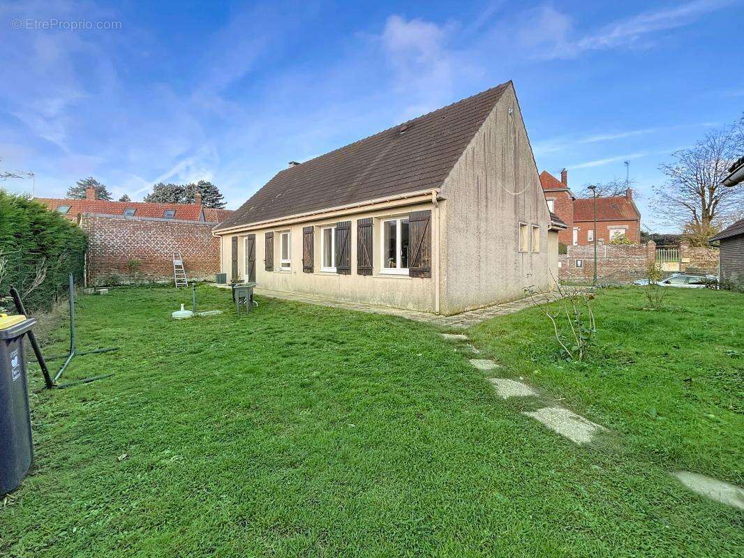 Maison à ROYE-SUR-MATZ