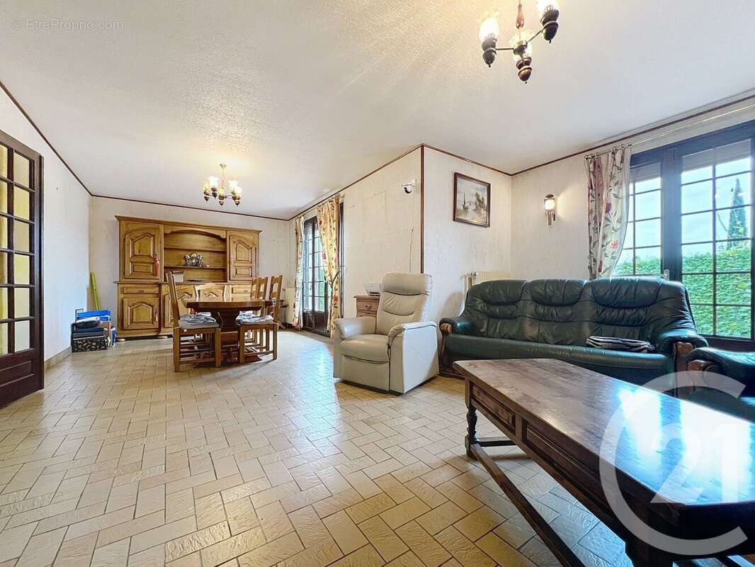 Maison à MONTFORT-SUR-RISLE