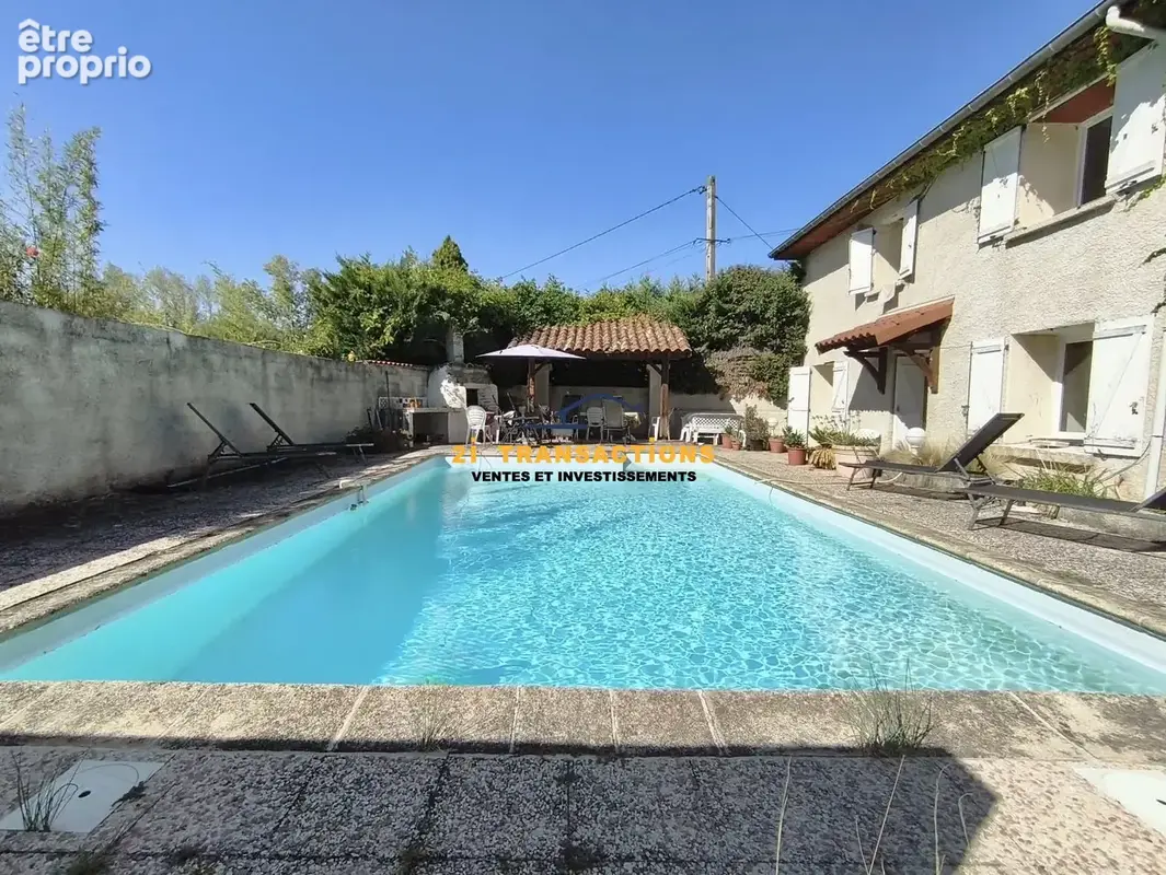 Maison 7 pièces 204 m² à vendre à Saint-Marcellin-En-Forez (42680) - photo 2