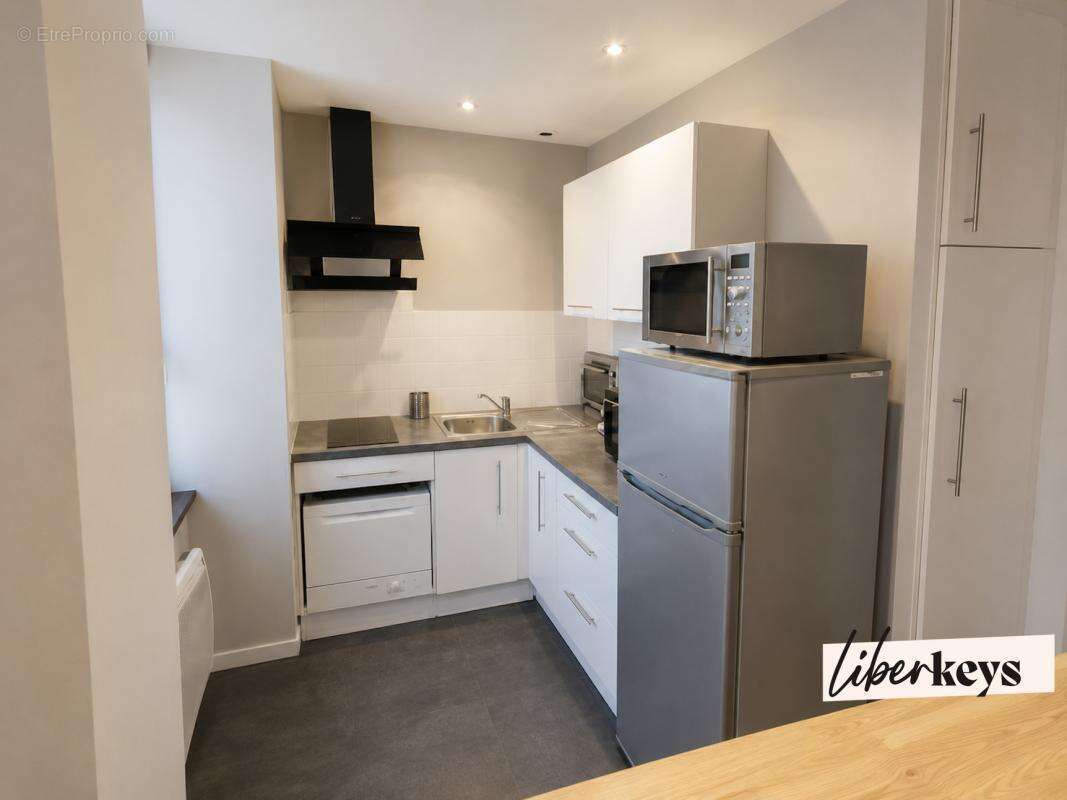 Appartement - 62 m² - T3 - Centre ville de Lesneven - photo 3