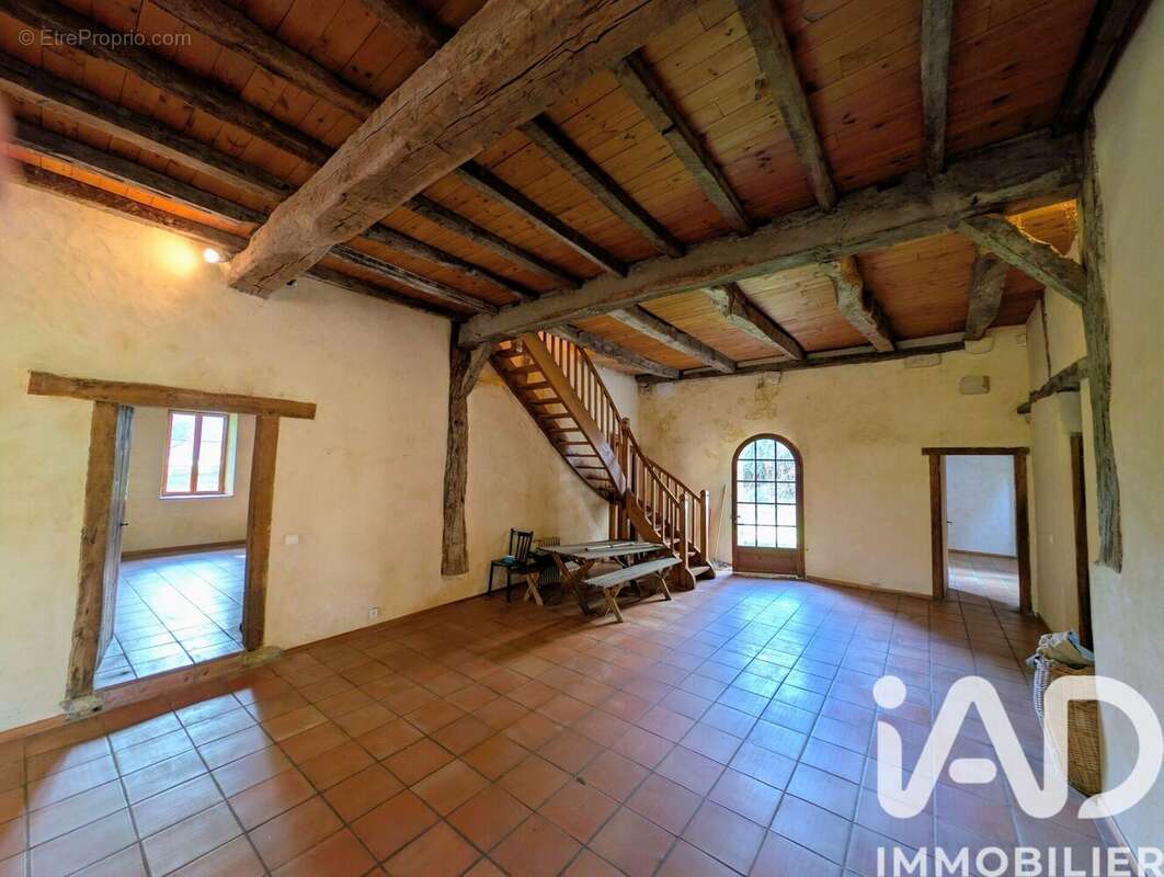 Maison 350 m² à Saint-Etienne-D'orthe  - photo 3