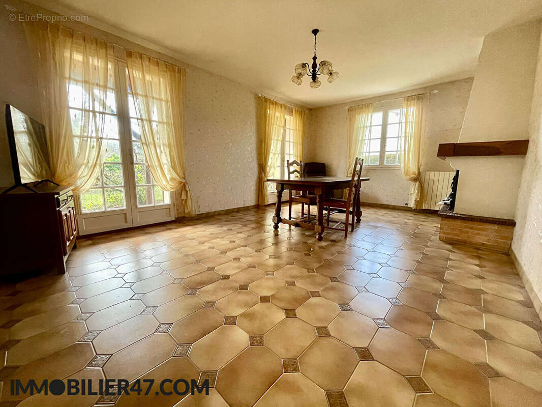 Maison à CASTELMORON-SUR-LOT