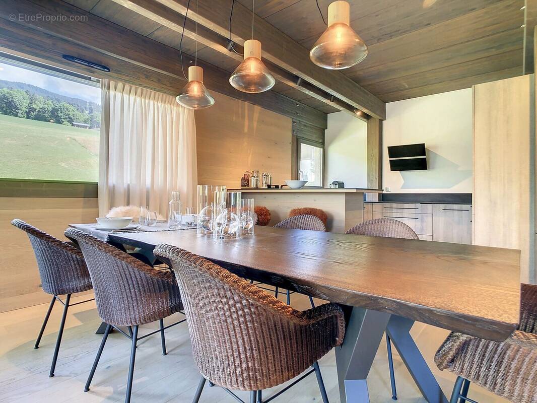 Maison à DEMI-QUARTIER