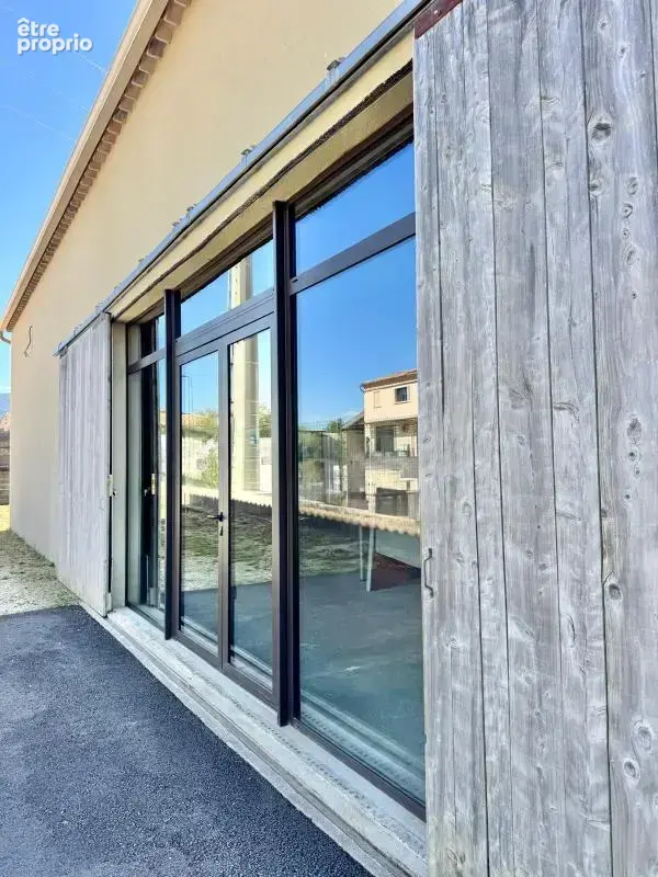 Ensemble immobilier de caractère à Malaucène : grande habitation de charme, hangar et dépendances professionnelles - photo 25