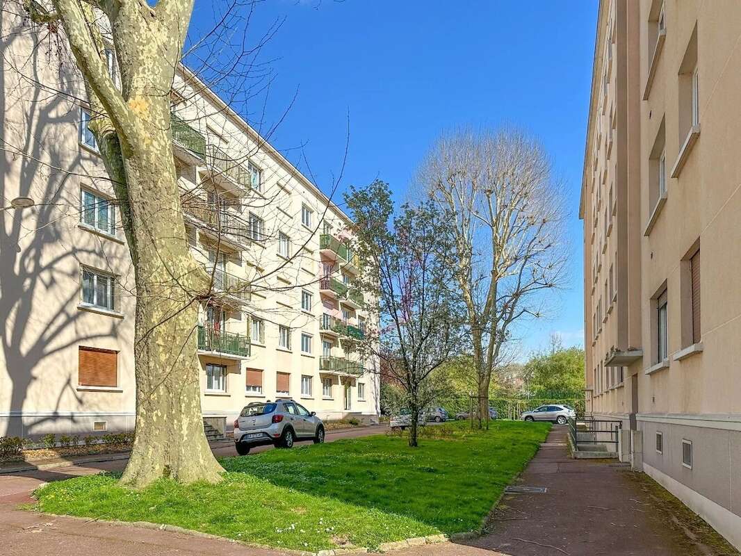 Appartement à BOURG-LA-REINE