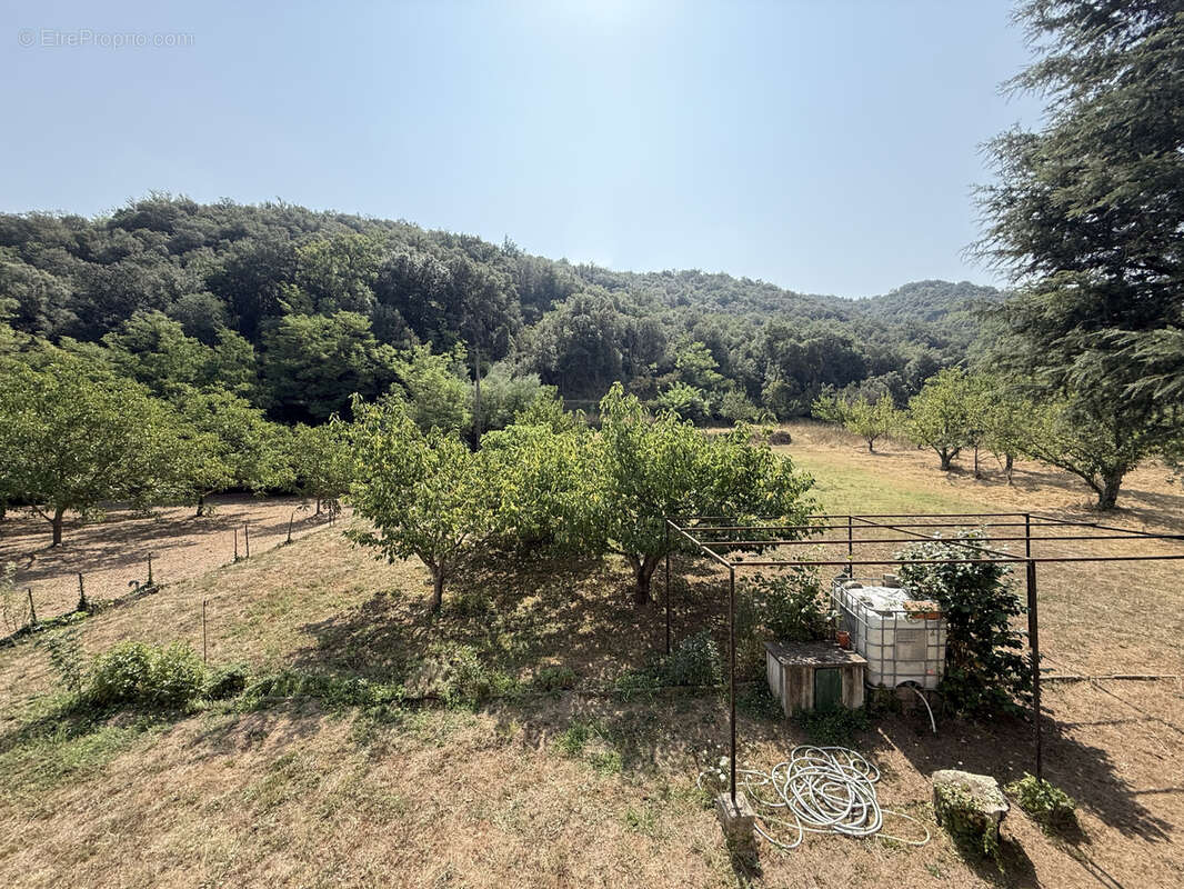 REYNÈS   Maison 4 faces sur 2 420 m2 de terrain   Beau potentiel - photo 3