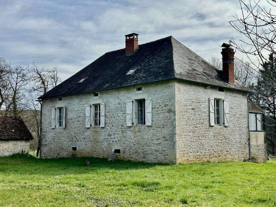Maison à SARRAZAC