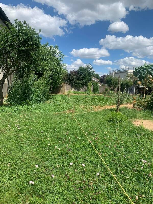 Terrain à CORBEIL-ESSONNES