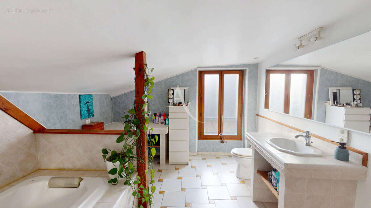 Maison à BAILLY-ROMAINVILLIERS