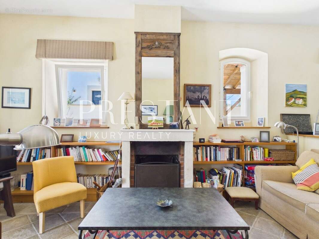 Maison de ville avec extérieur - photo 6