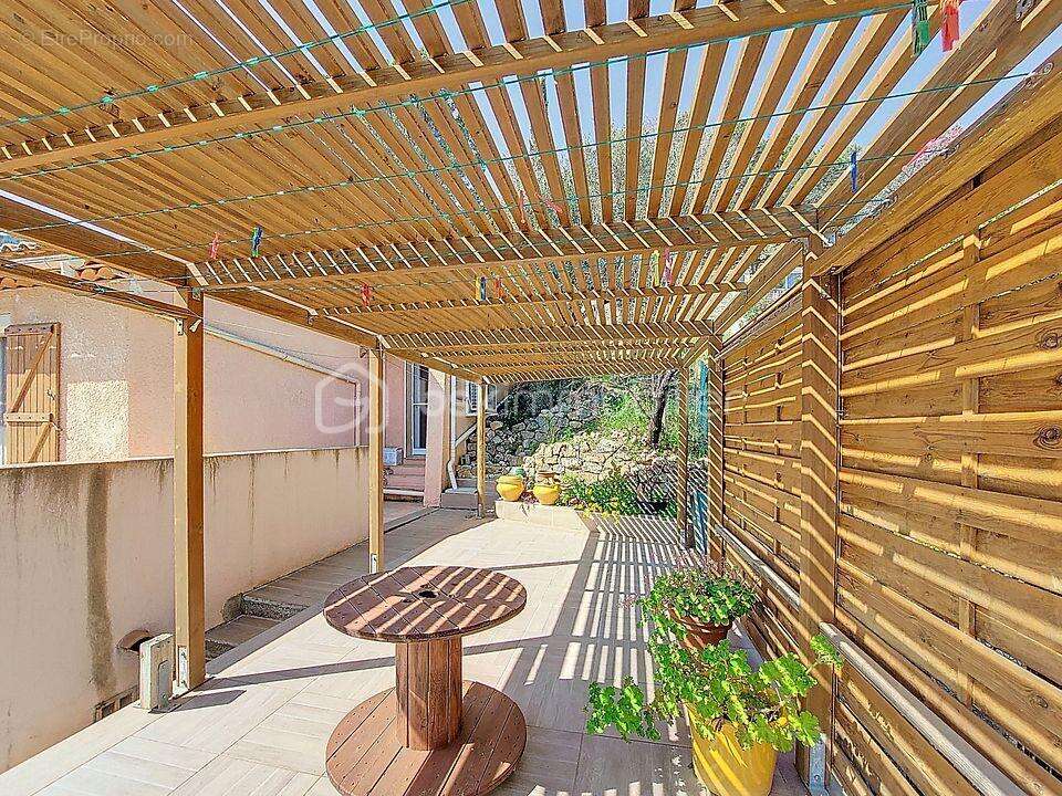 Maison à SOLLIES-VILLE