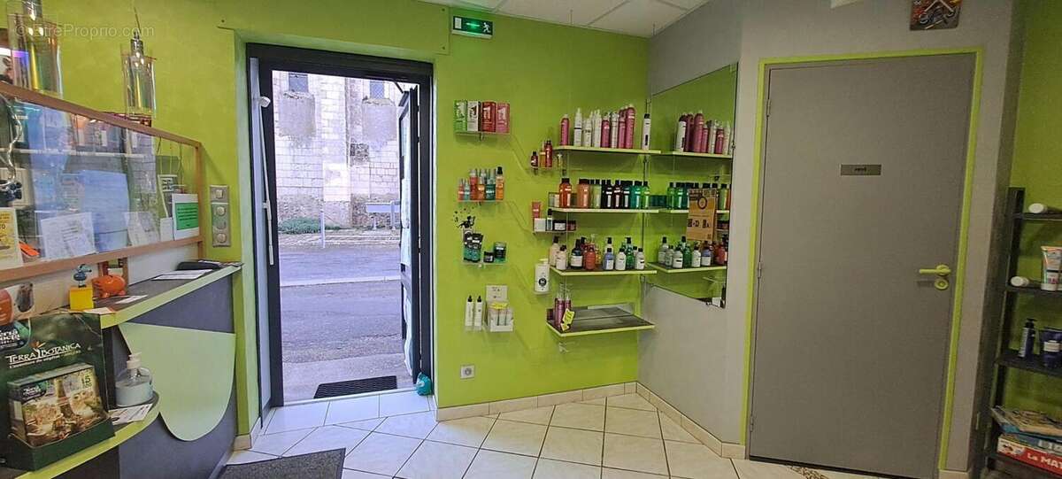 Photo 7 - Commerce à BAUGE